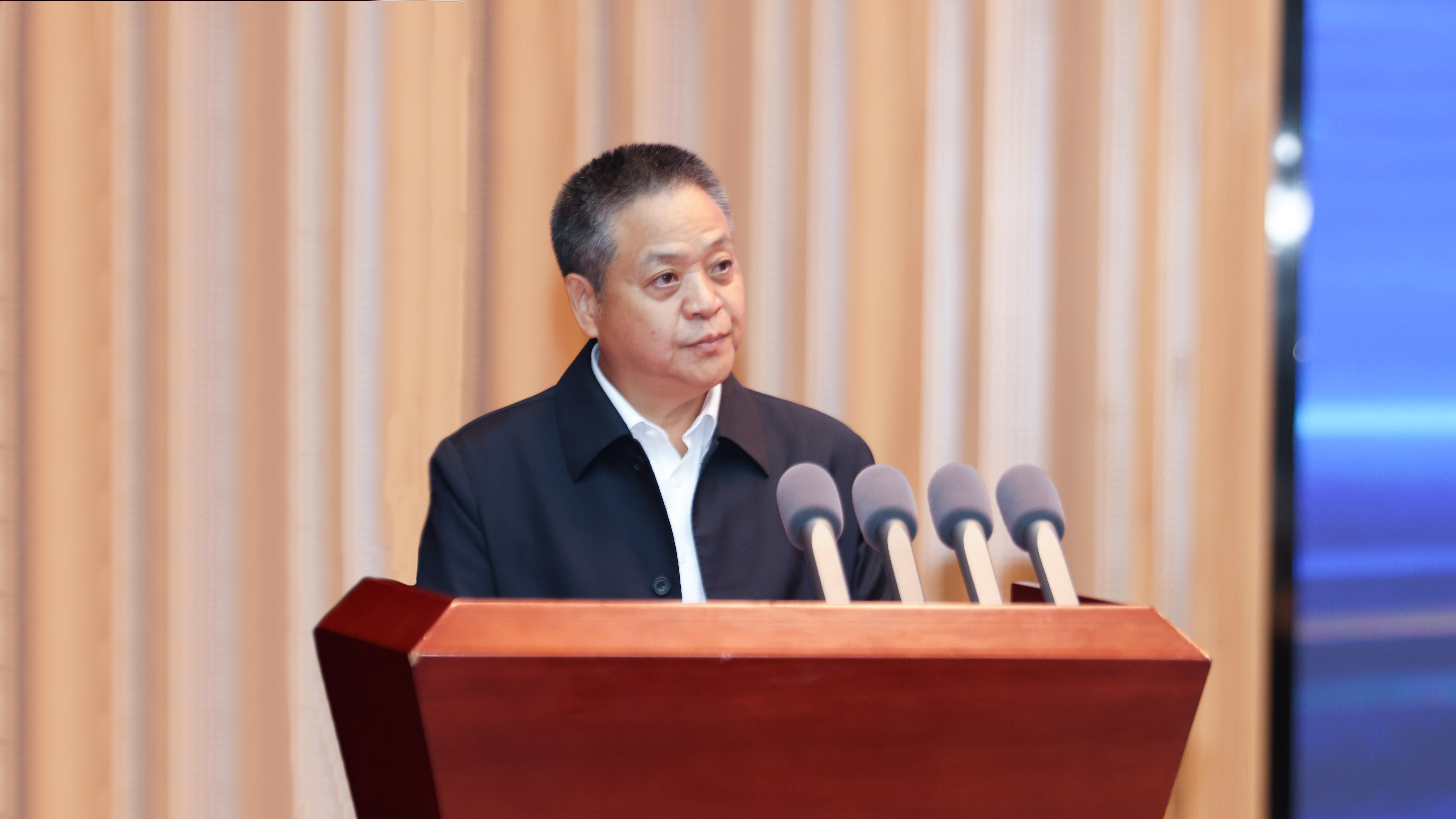 3.严弟勇书记.jpg